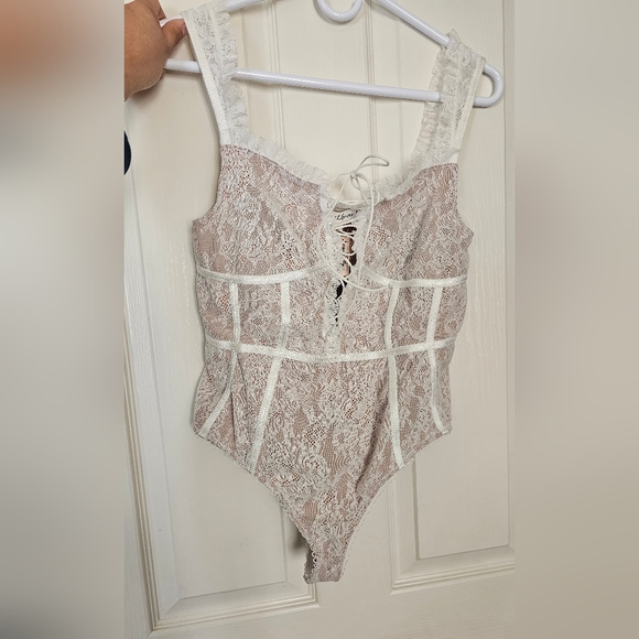 For Love & Lemons Fontaine Lace Bodysuit - Picture 5 of 7